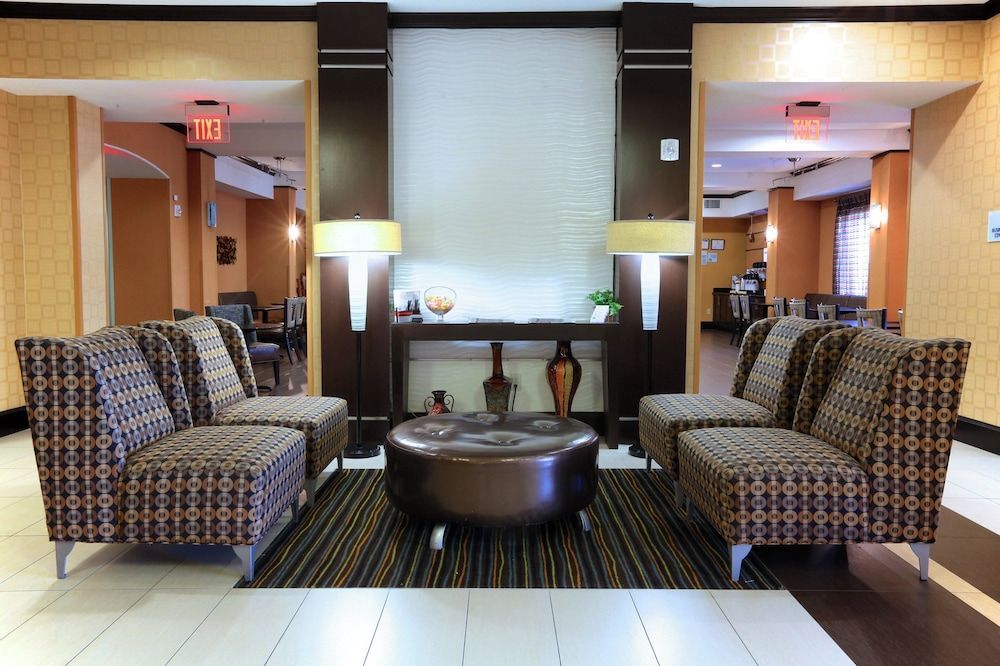 Holiday Inn Express & Suites DALLAS W - I-30 COCKRELL HILL by IHG 1