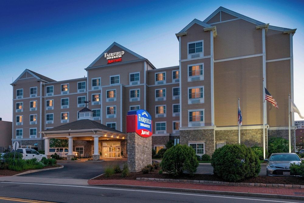 Fairfield Inn and Suites by Marriott New Bedford 1