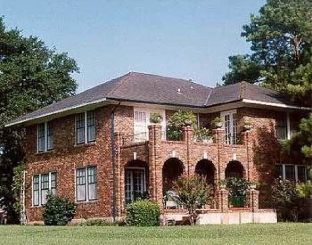 Far View - A Bed & Breakfast Estate 1