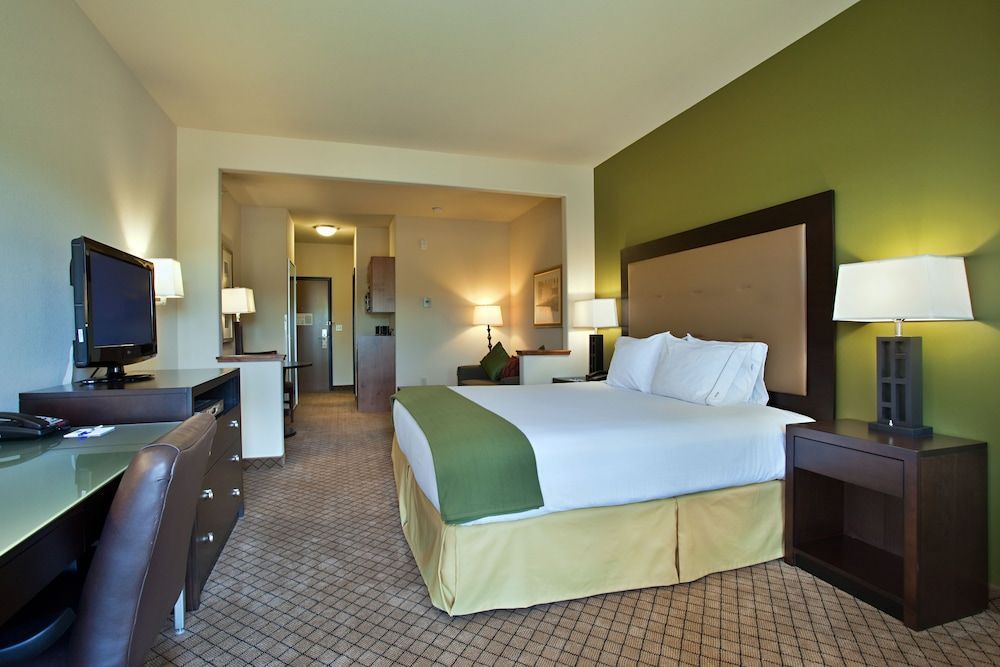 Holiday Inn Express & Suites SILT-RIFLE by IHG 2