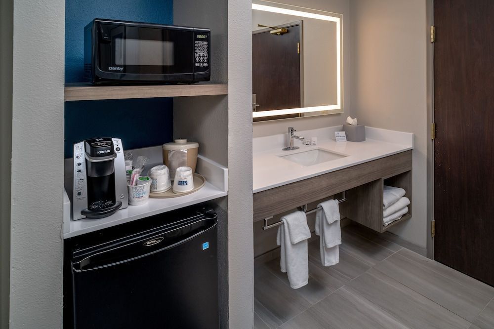 Holiday Inn Express & Suites CHARLESTON-KANAWHA CITY by IHG 2