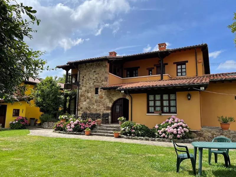 Apartamentos Santillana - Mijares 3000 1
