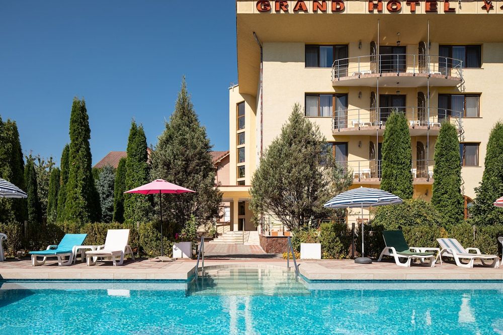 Grand Hotel Brasov 1