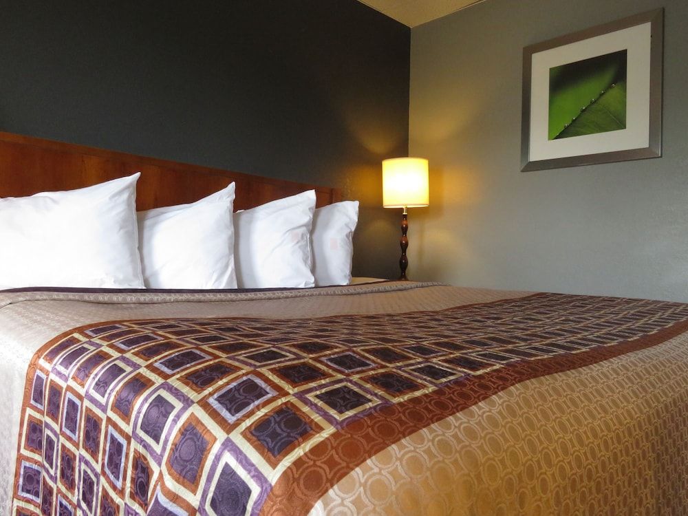 Travelodge by Wyndham Walterboro 1