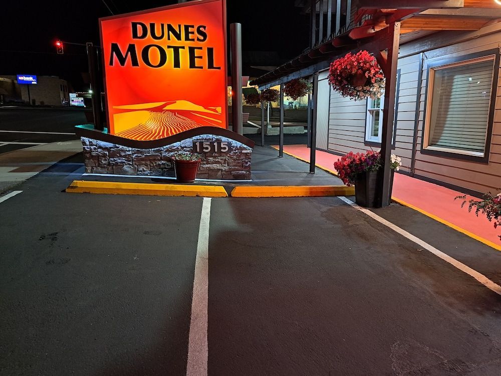 Dunes Motel - Bend 1