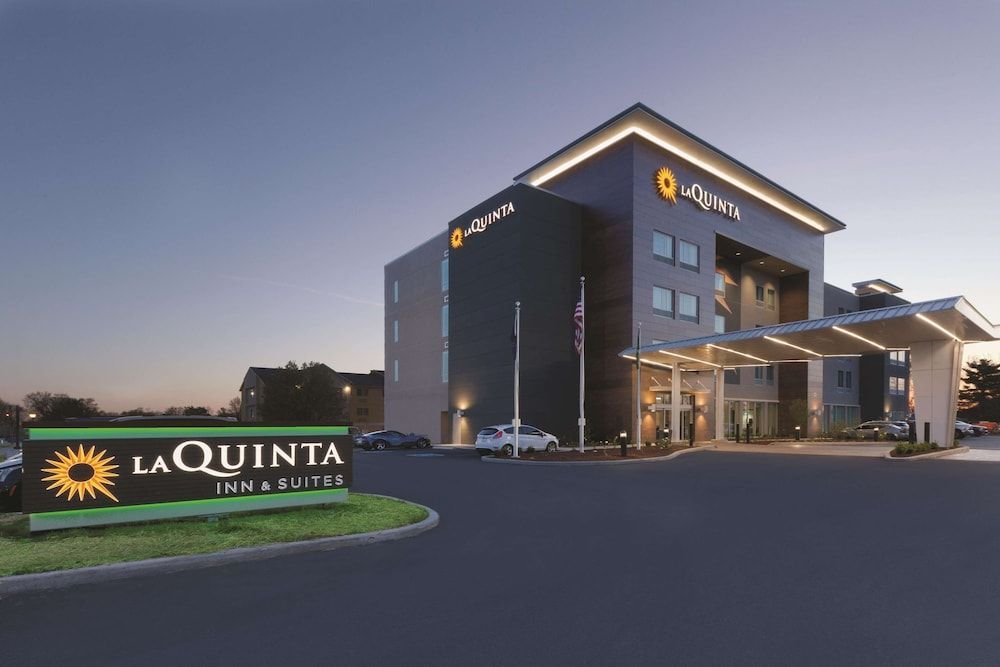 La Quinta by Wyndham Terre Haute 1