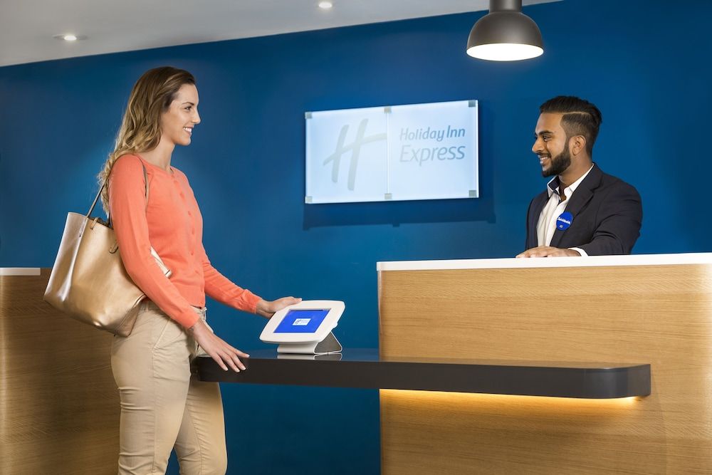 Holiday Inn Express LONDON - PARK ROYAL by IHG 2