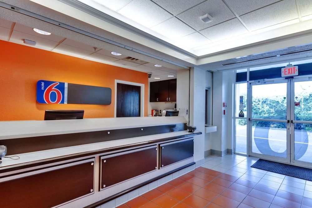 Motel 6-Lewisville, TX - Dallas 2