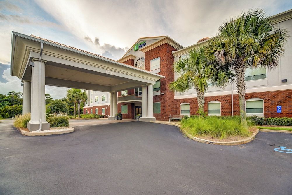Holiday Inn Express & Suites FOLEY - N GULF SHORES by IHG 1