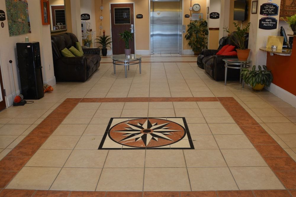 Super 8 by Wyndham Austin/Airport South 2