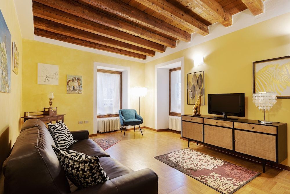 GuestHost - Città Antica Charming Flat 1
