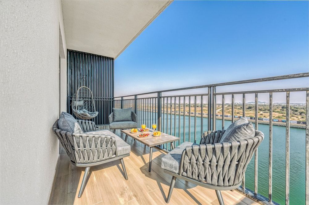 Desert Key - Perfectly Located Yas Island Premier Apts 1
