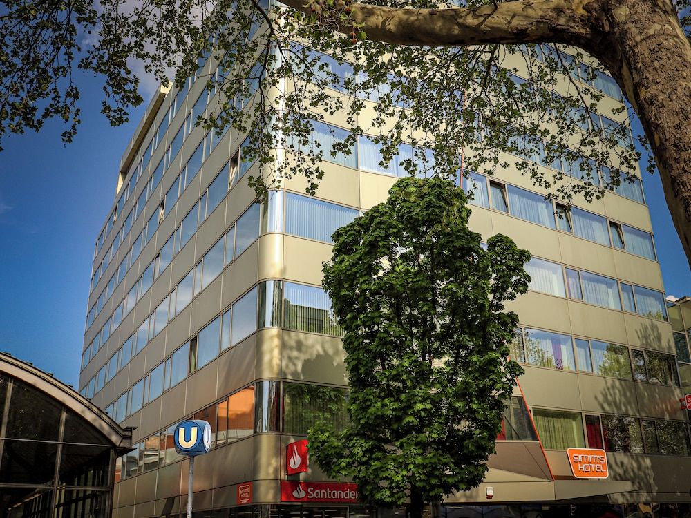 Simm's Hotel - cityhotel next to Metro U3 1