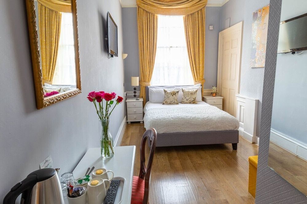 Edinburgh Townhouse 1