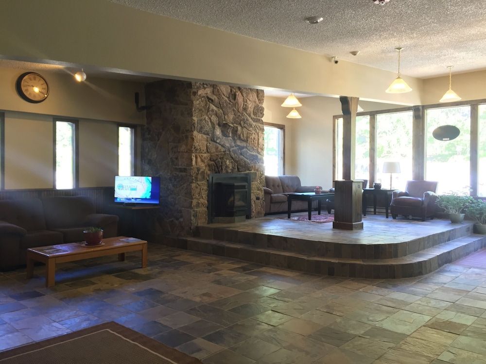 Monarch Mountain Lodge 2