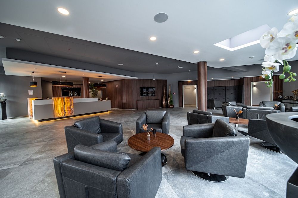 EE Hotel 1