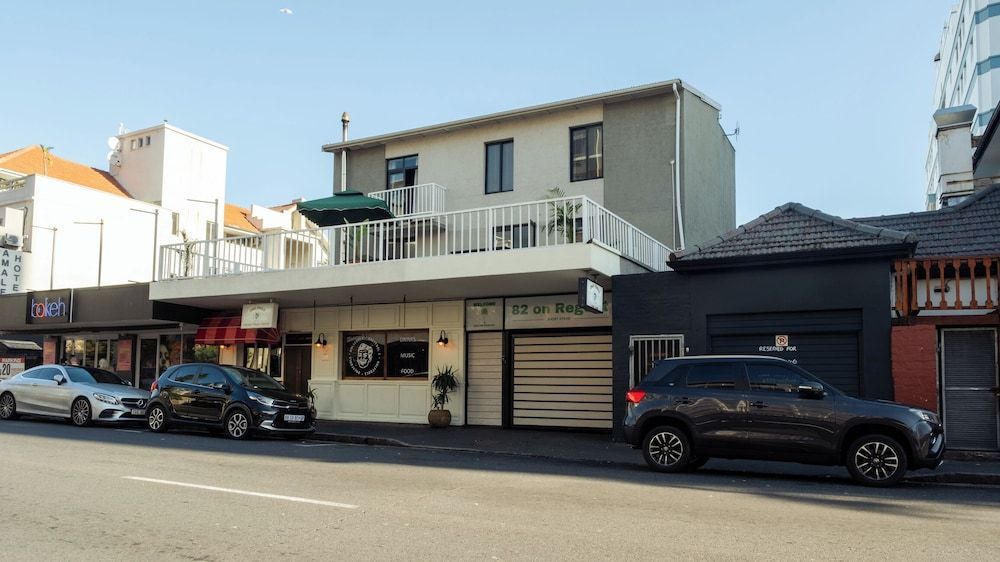 Foools Inn - Trendy Rooms available in the Heart of Sea Point! 1