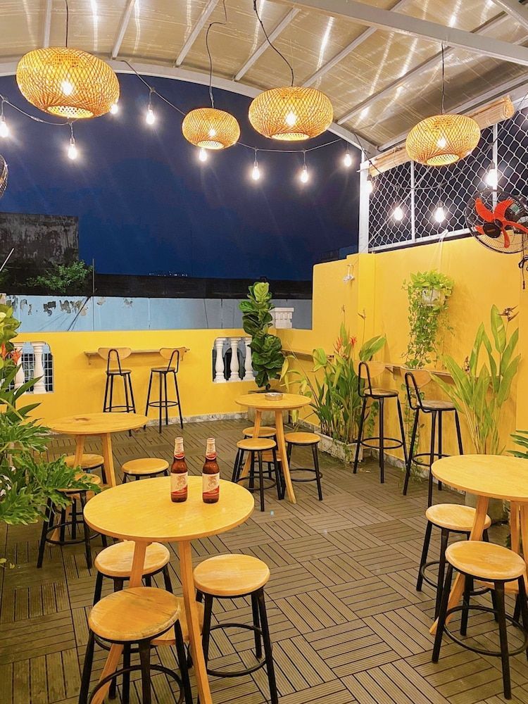 Saigon Authentic Hostel & Tours 1