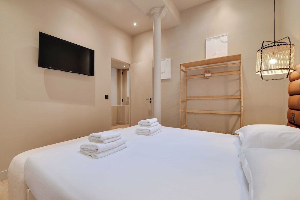 Elegant Home - 5bd/12p - Heart of 'Le Marais' 2