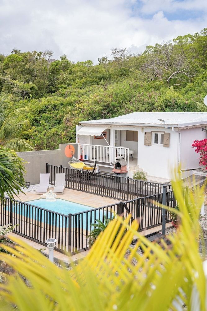 CASA LYDIE - ÉVASION CRÉOLE AVEC PISCINE 2