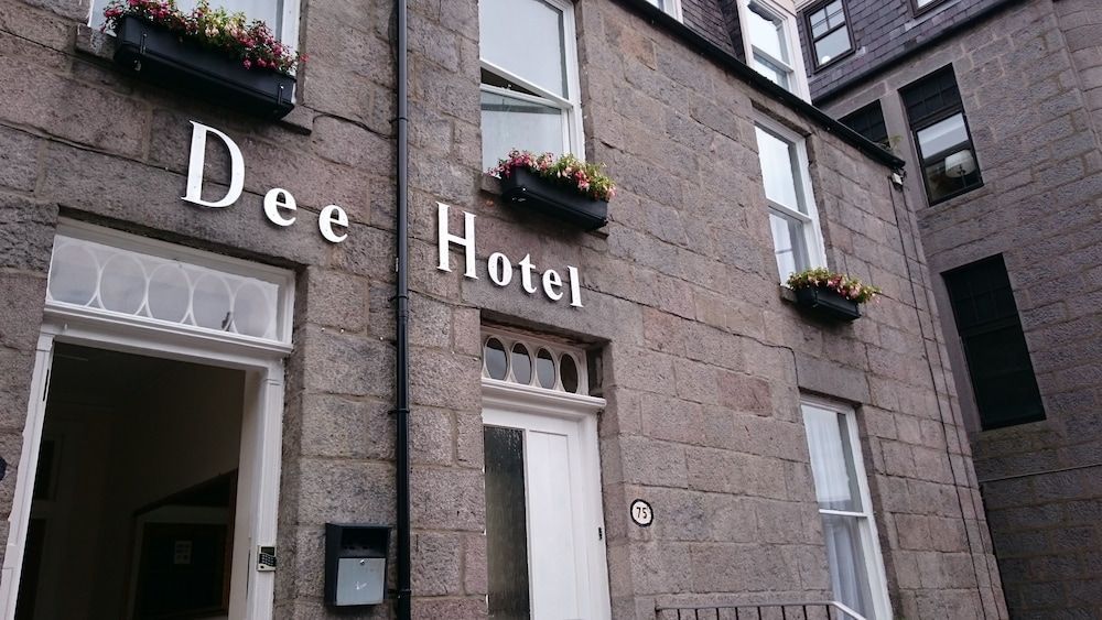 Dee Hotel 1