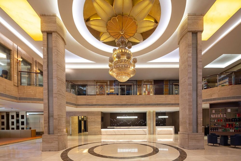 Ramada by Wyndham Zhangjiajie Tianmen Mountain 2