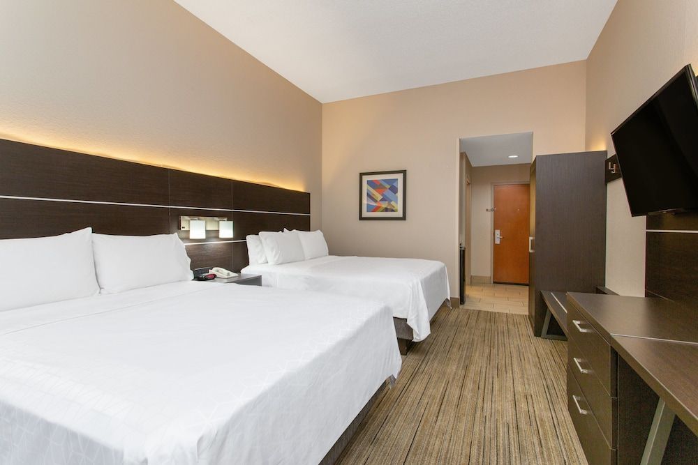 Holiday Inn Express & Suites SILVER SPRINGS-OCALA by IHG 2