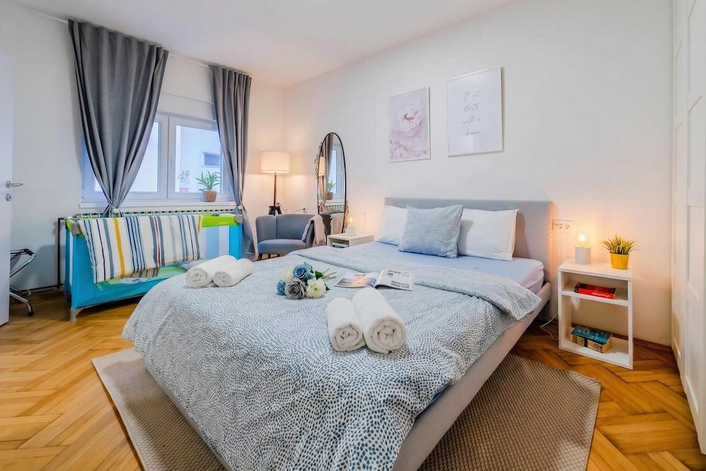 Peaceful Nest In City Center 2