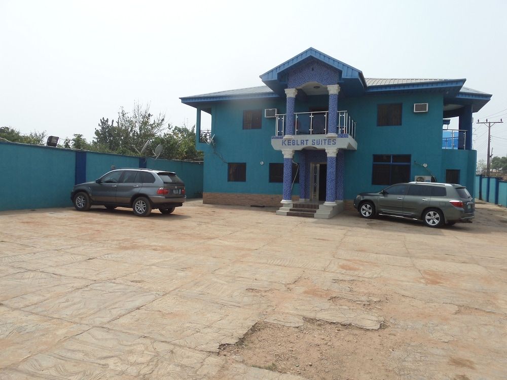 Keblat Hotel Suites 1