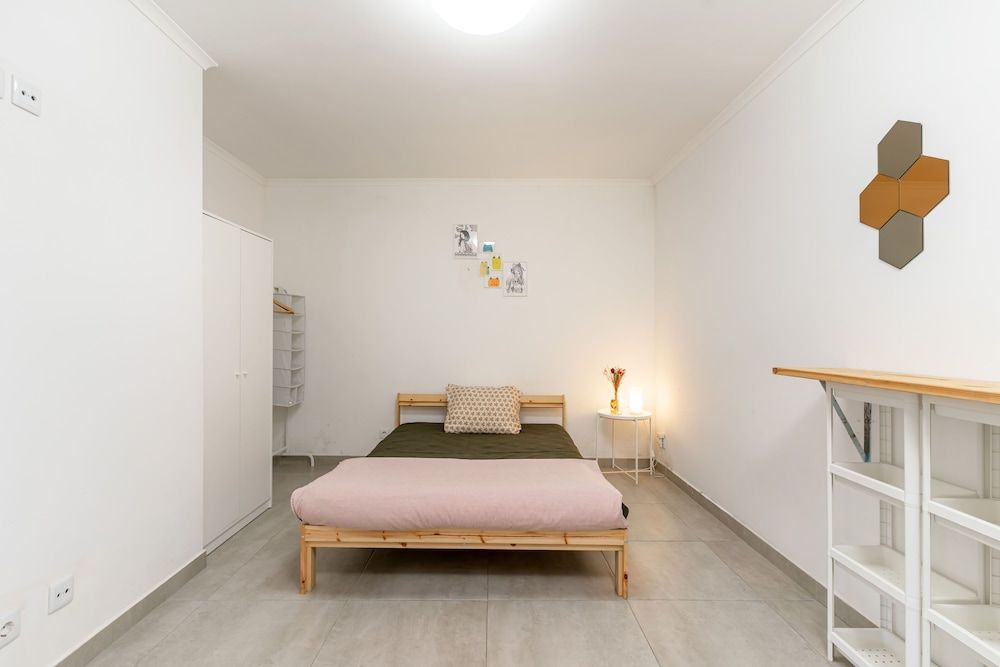 Caparica Poshtel 1