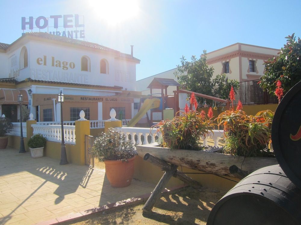 Hotel Restaurante El Lago 1