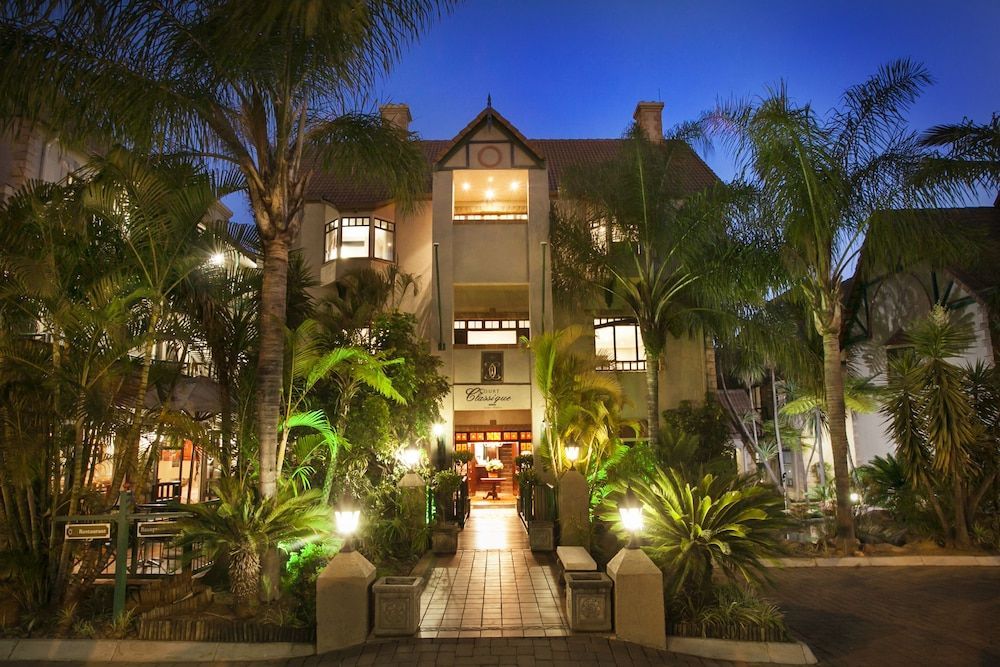 Court Classique Suite Hotel 1