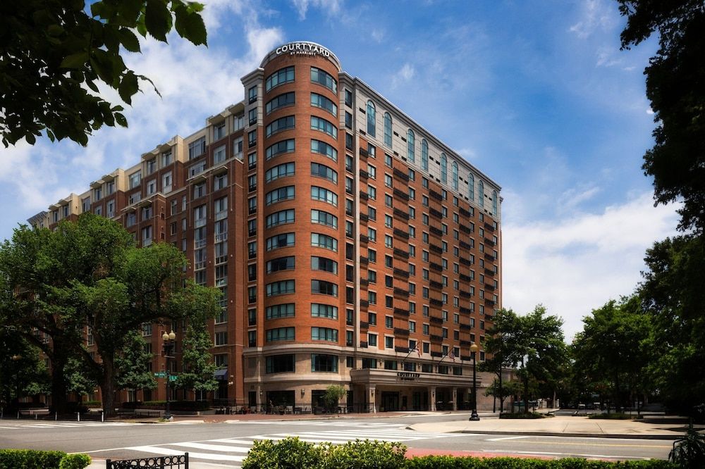Courtyard by Marriott Washington Capitol Hill/Navy Yard 1