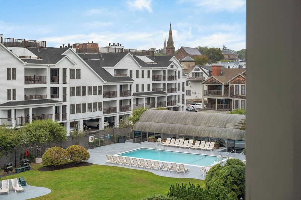 Club Wyndham Newport Onshore 1