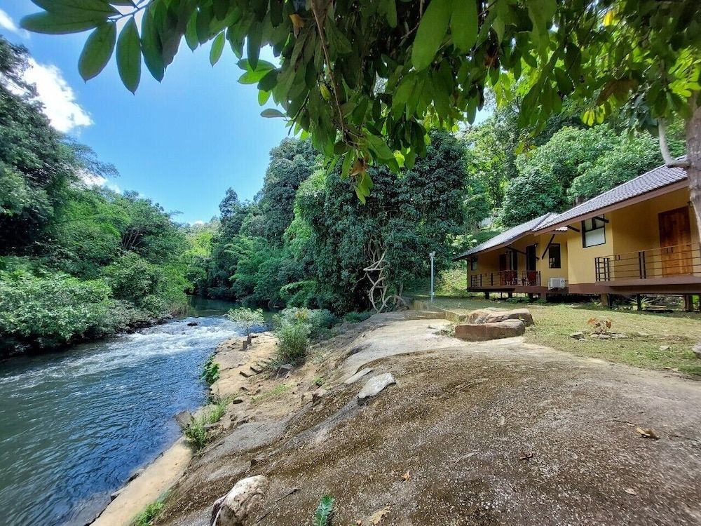 Khaosok Rainforest Resort 1