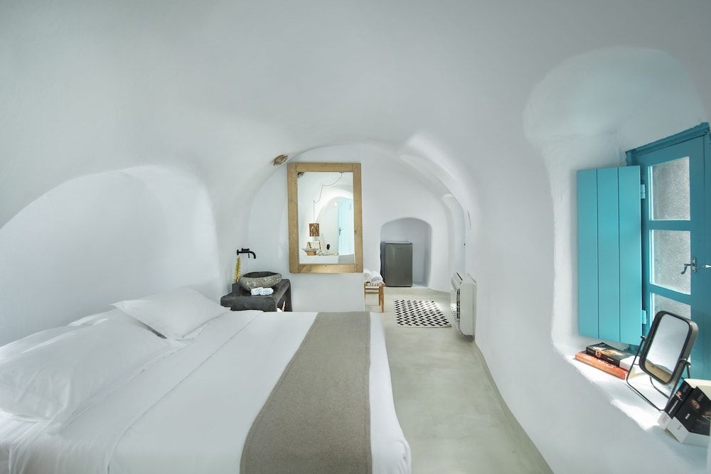 Sophia Oia View 2