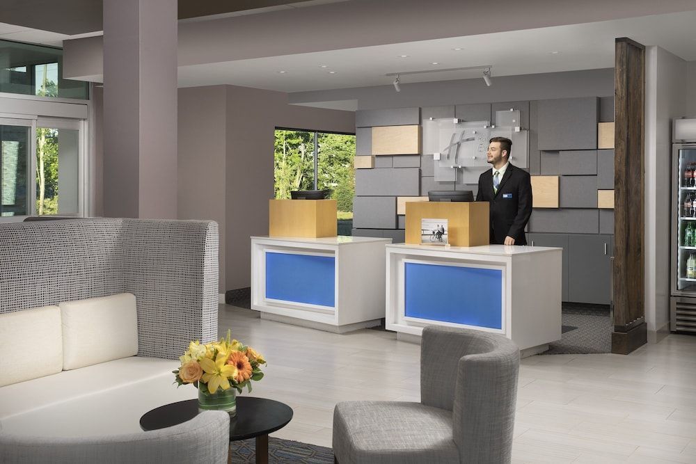 Holiday Inn Express & Suites NORTH BRUNSWICK by IHG 2
