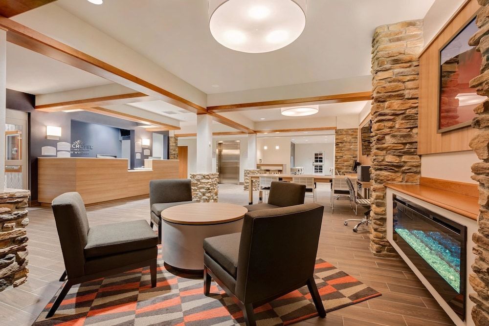 Microtel Inn & Suites by Wyndham Clarion 2