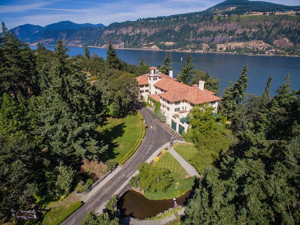 Columbia Gorge Hotel & Spa 1