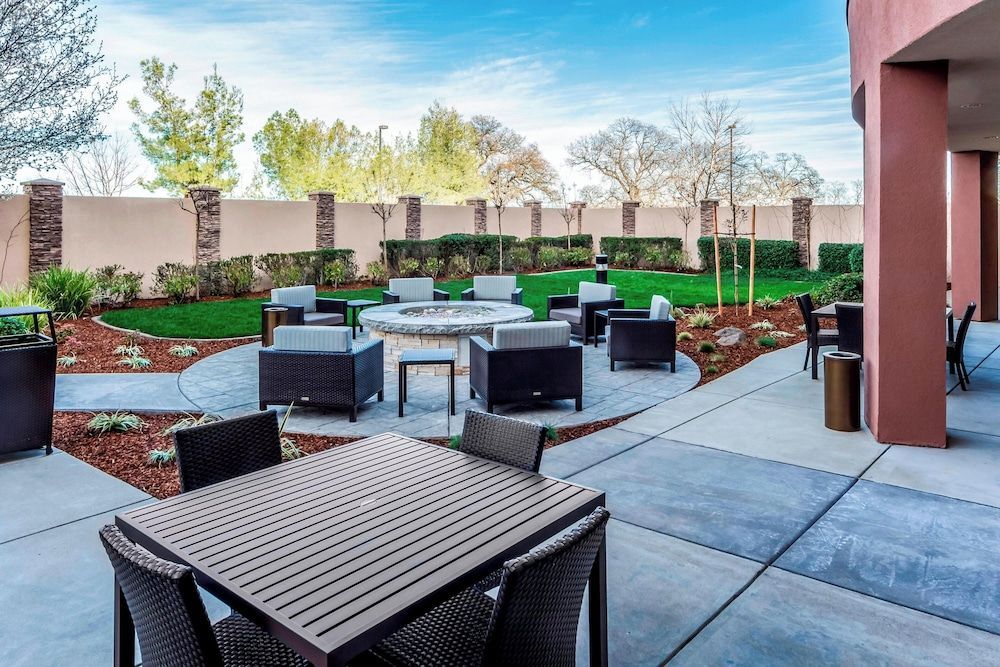 Courtyard by Marriott Roseville Galleria Mall/Creekside Ridge Drive 1