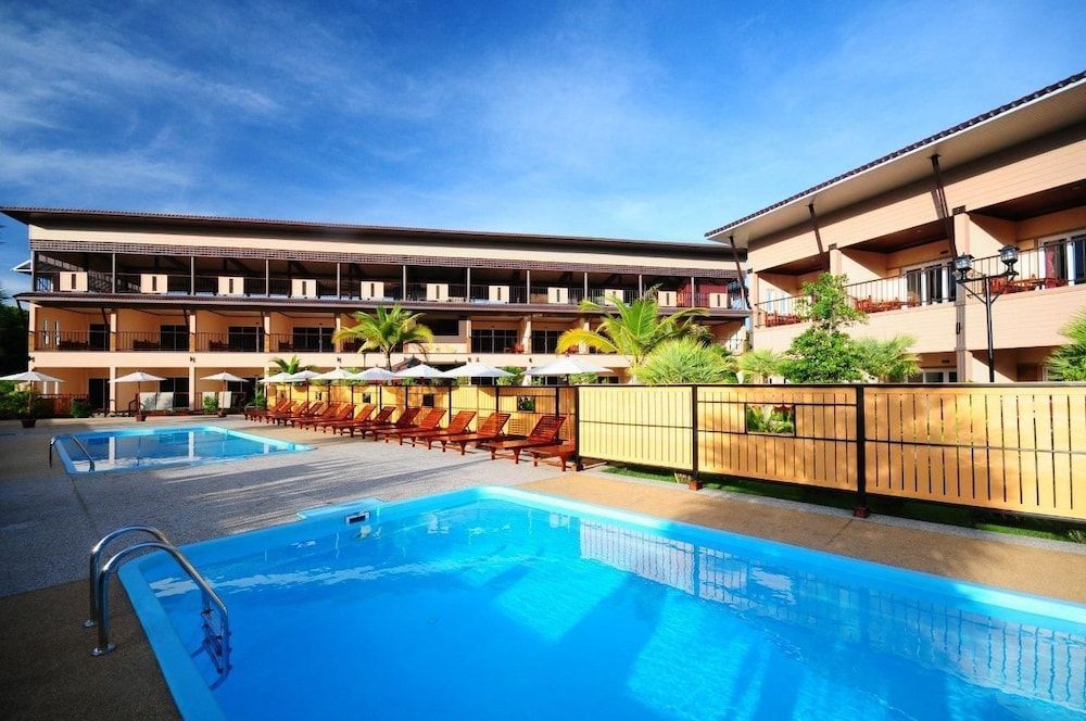 Maleedee Bay Resort 1