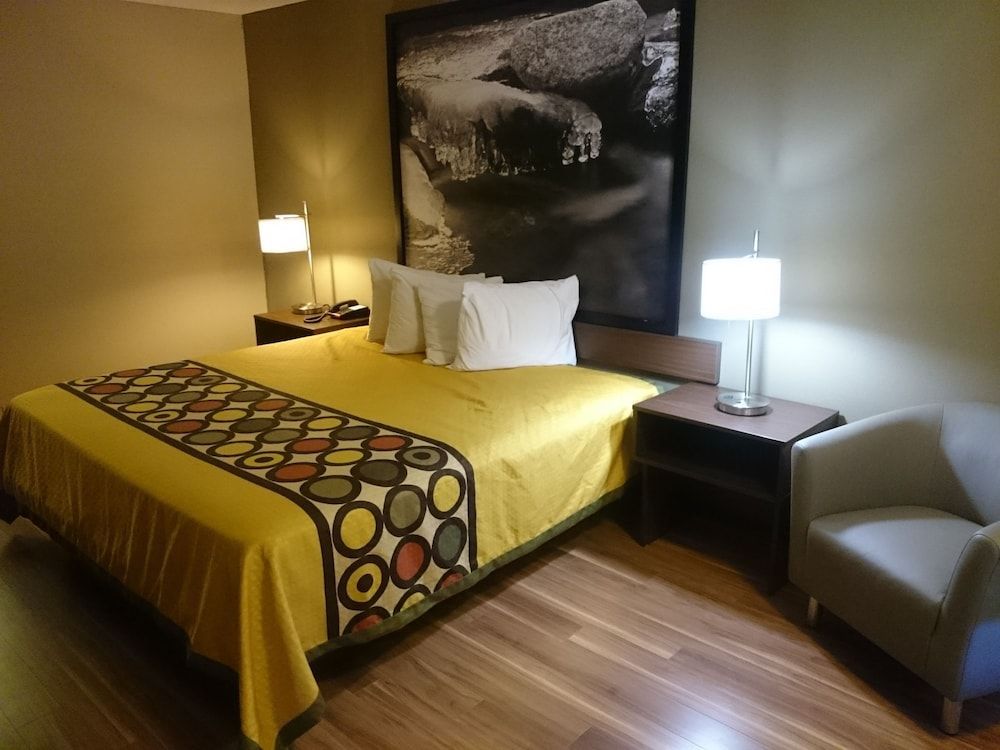 ASHEVILLE AIRPORT INN 1
