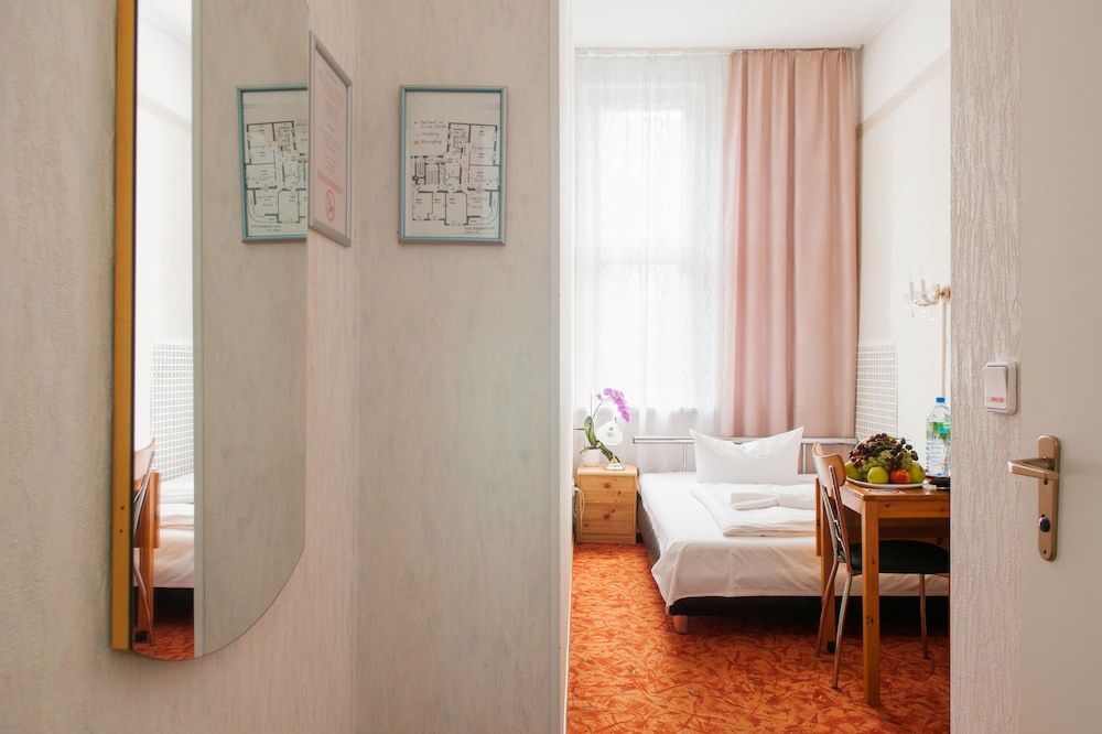 Hotel BELLEVUE am Kurfürstendamm 2