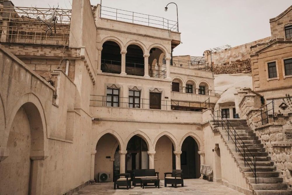 Medusa Cave Hotel 1