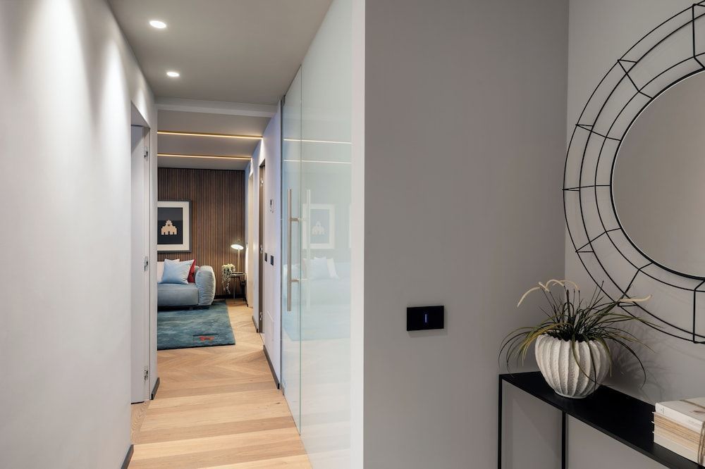 Arts & Crafts Apartments 2