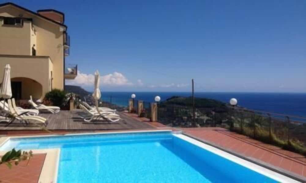 CASA VACANZE SANTI 1