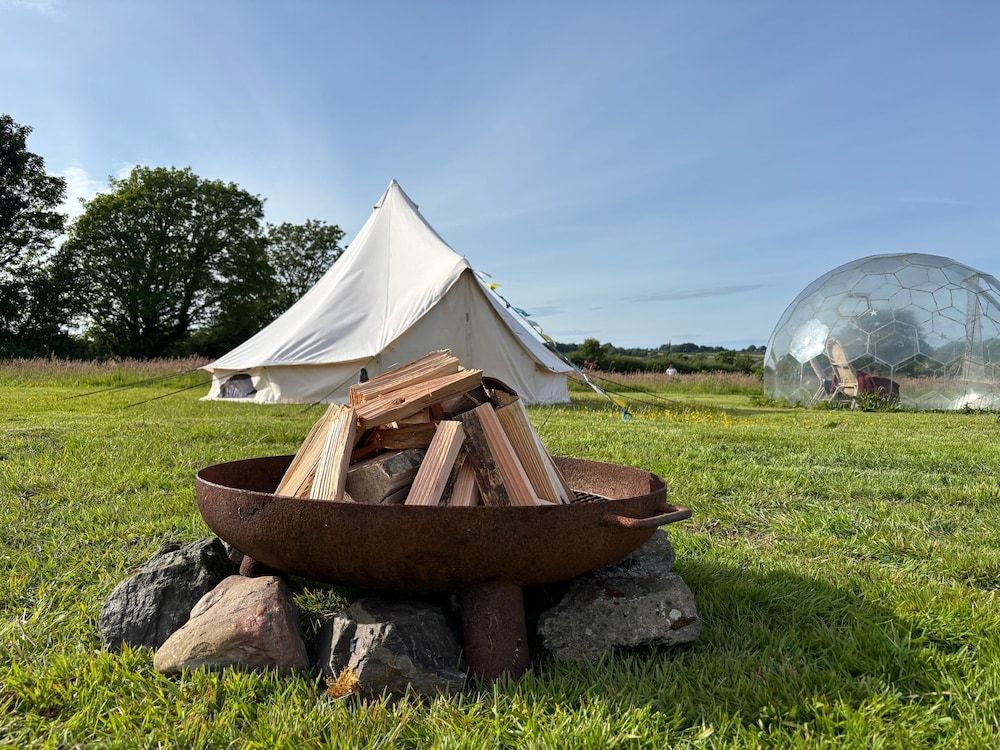 Cozy Dog Friendly Hot Tent With Log Burner & Logs 1