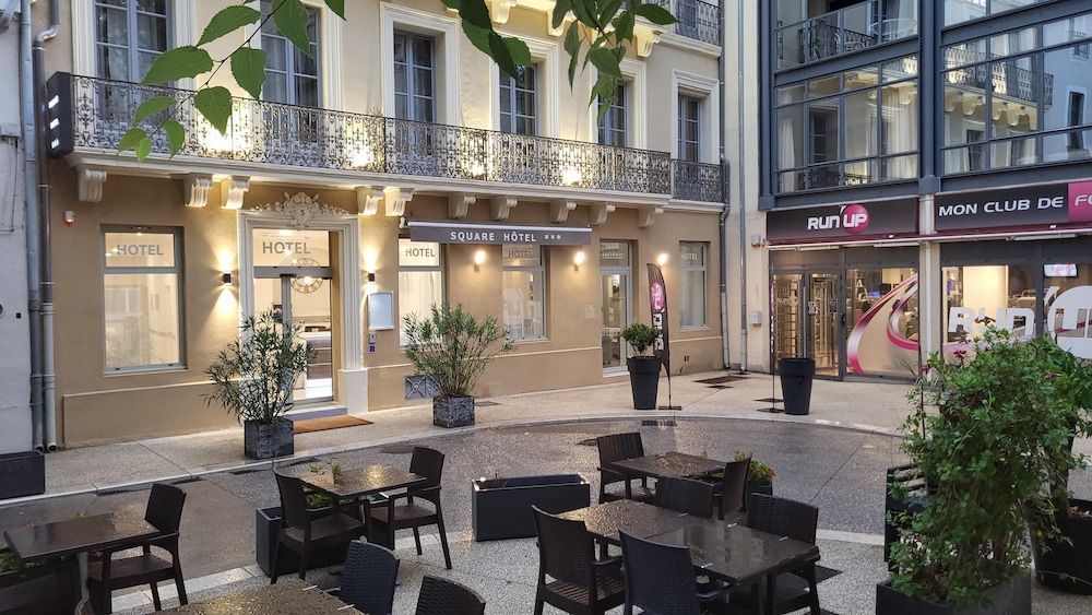 SQUARE HOTEL 1