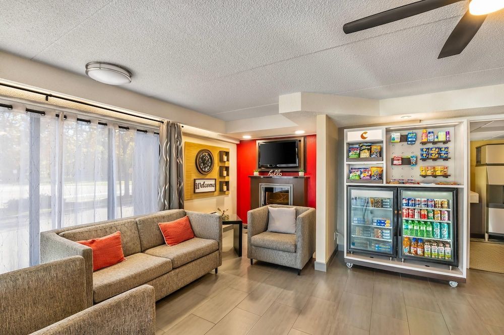 Comfort Inn Hamilton - Stoney Creek 2