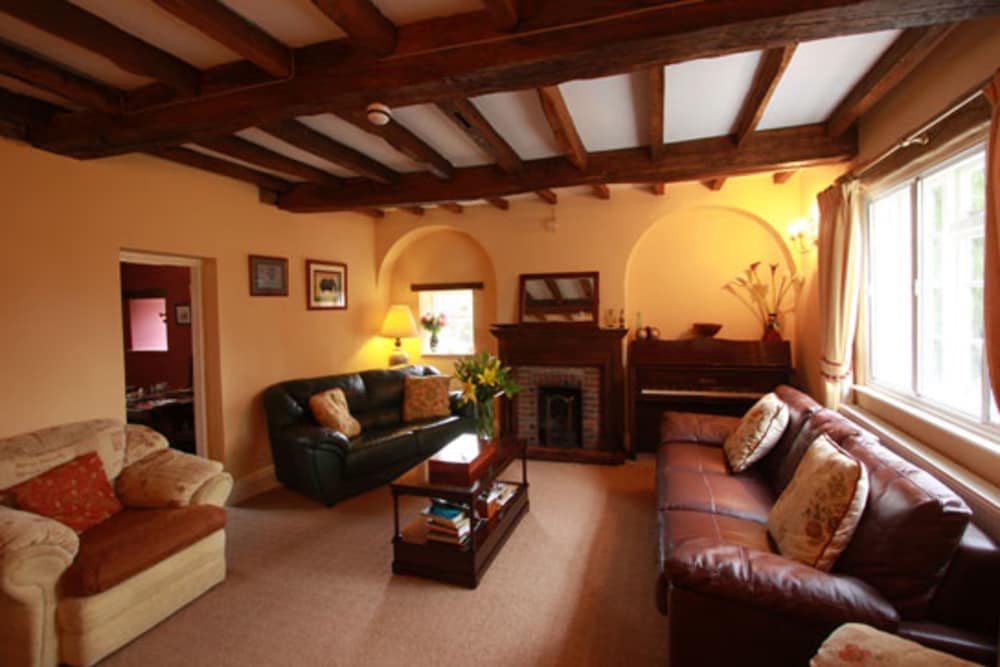 The Manor Guest House 2